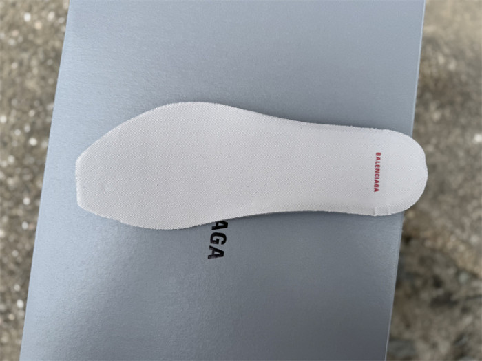 B 17FW Tripe-S High End Sneaker-677