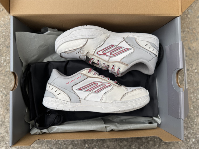 B 17FW Tripe-S High End Sneaker-677