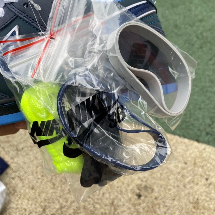 Authentic Nike Dunk SB Low Blue Lobster