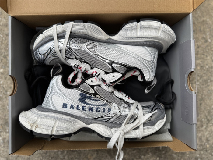 B 17FW Tripe-S High End Sneaker-678