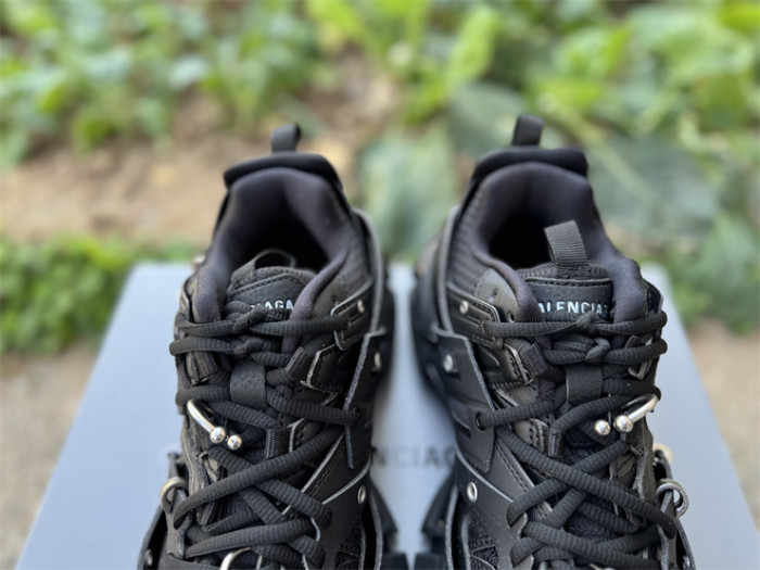 B 17FW Tripe-S High End Sneaker-679