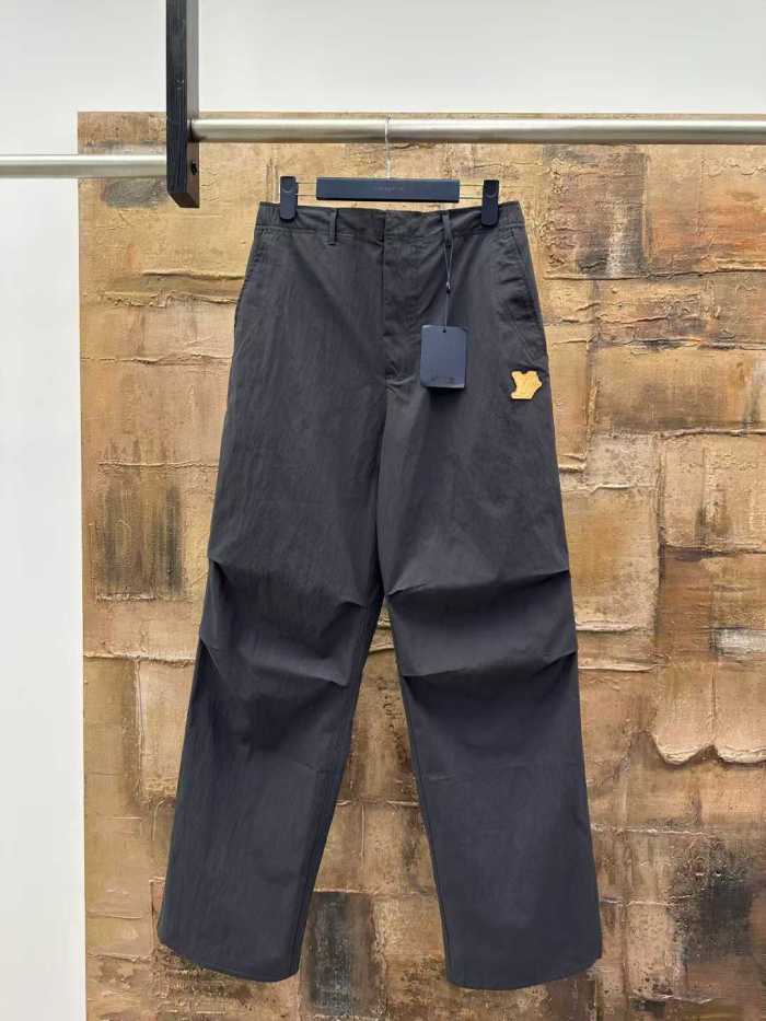 LV Pants High End-136