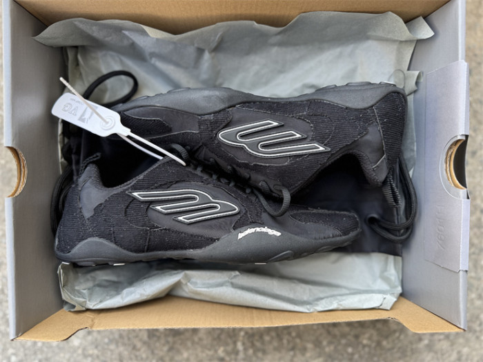 B 17FW Tripe-S High End Sneaker-681