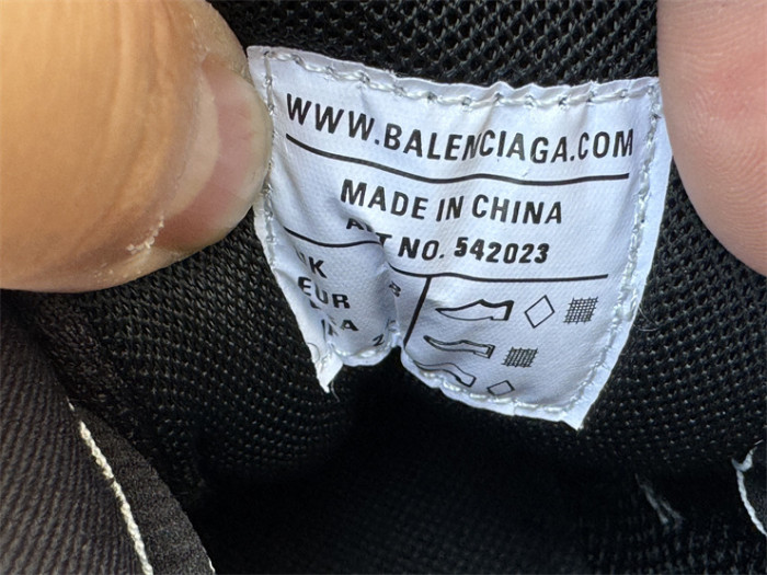 B 17FW Tripe-S High End Sneaker-683