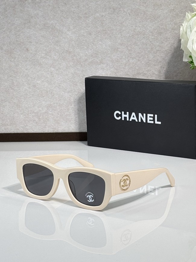 CHNL Sunglasses AAAA-6440