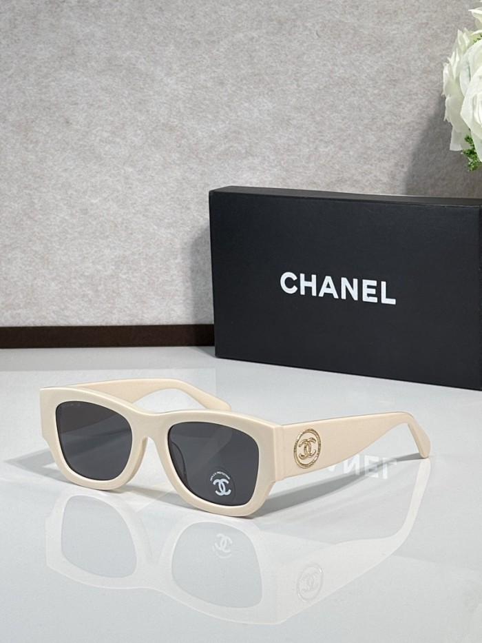CHNL Sunglasses AAAA-6440