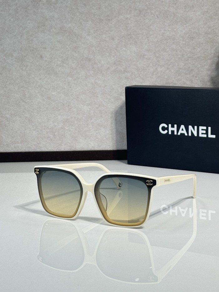 CHNL Sunglasses AAAA-6344