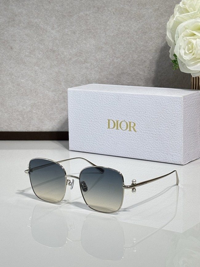 Dior Sunglasses AAAA-4561