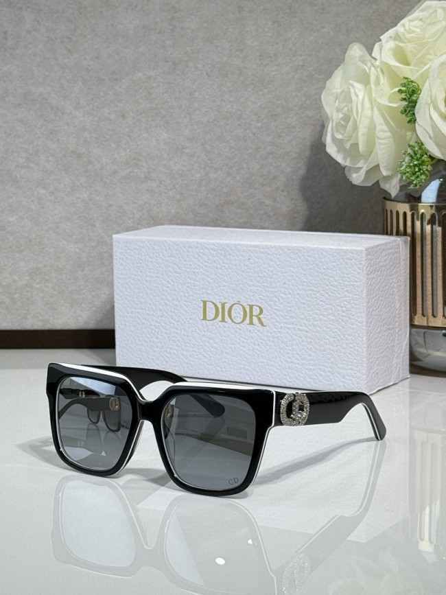 Dior Sunglasses AAAA-4652