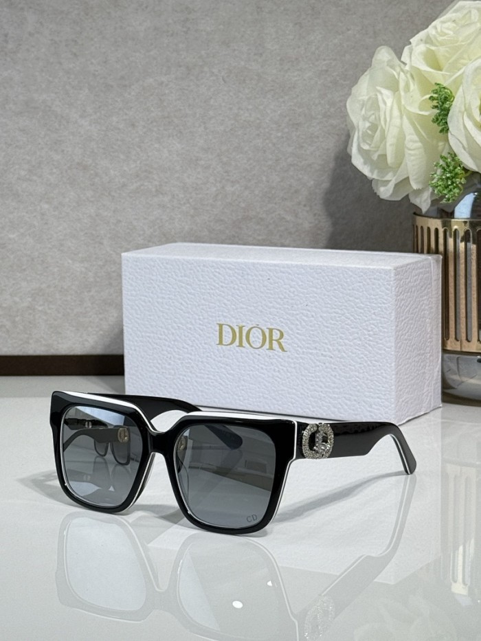 Dior Sunglasses AAAA-4652