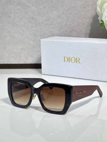 Dior Sunglasses AAAA-4557