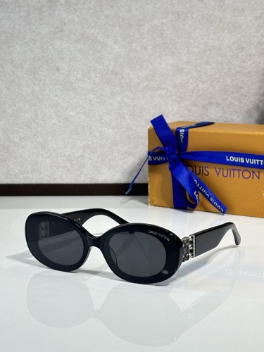 LV Sunglasses AAAA-7314