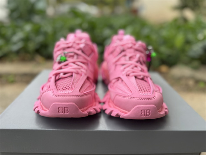 B 17FW Tripe-S High End Sneaker-689