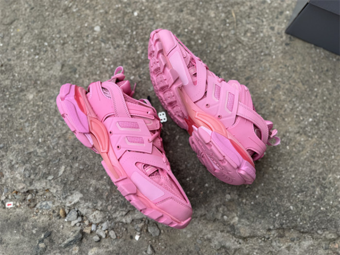 B 17FW Tripe-S High End Sneaker-689