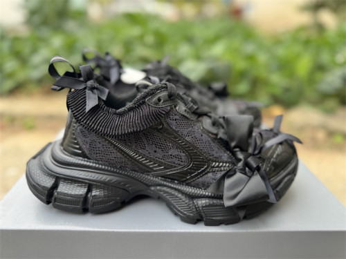 B 17FW Tripe-S High End Sneaker-690