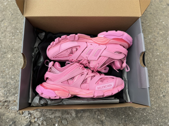 B 17FW Tripe-S High End Sneaker-689