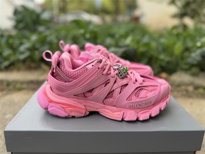 B 17FW Tripe-S High End Sneaker-689