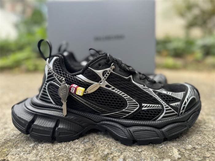 B 17FW Tripe-S High End Sneaker-692