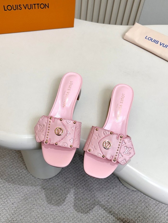 LV women Sandals 1：1 Quality-1105