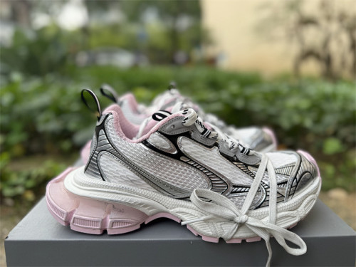 B 17FW Tripe-S High End Sneaker-694