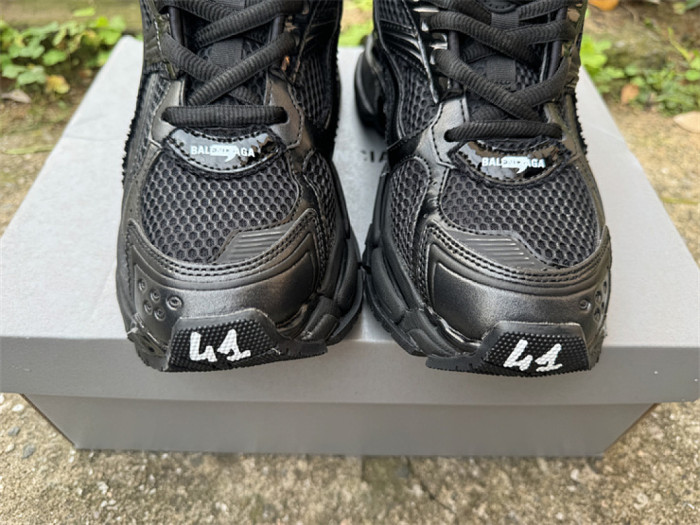 B 17FW Tripe-S High End Sneaker-696