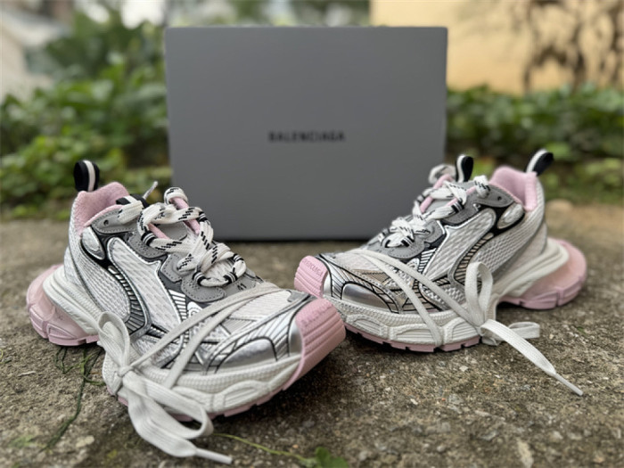 B 17FW Tripe-S High End Sneaker-694