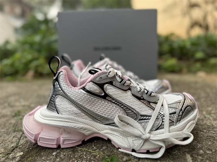 B 17FW Tripe-S High End Sneaker-694