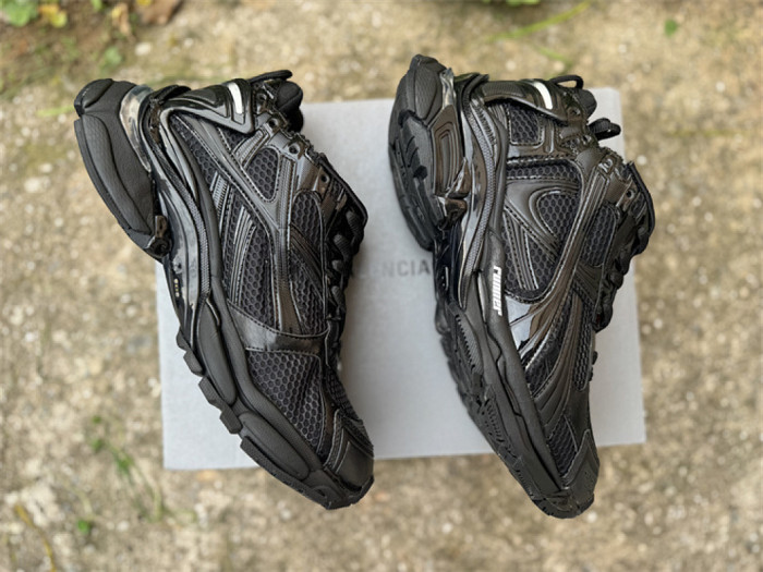 B 17FW Tripe-S High End Sneaker-696