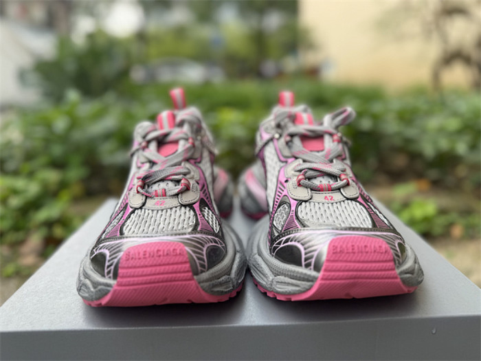 B 17FW Tripe-S High End Sneaker-695