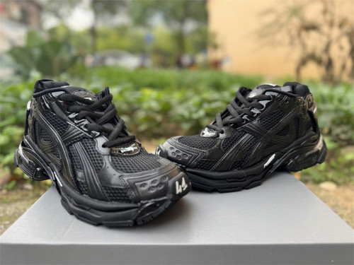 B 17FW Tripe-S High End Sneaker-696