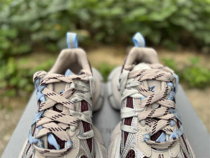 B 17FW Tripe-S High End Sneaker-697