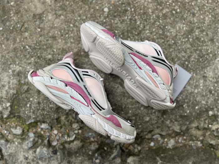 B 17FW Tripe-S High End Sneaker-701