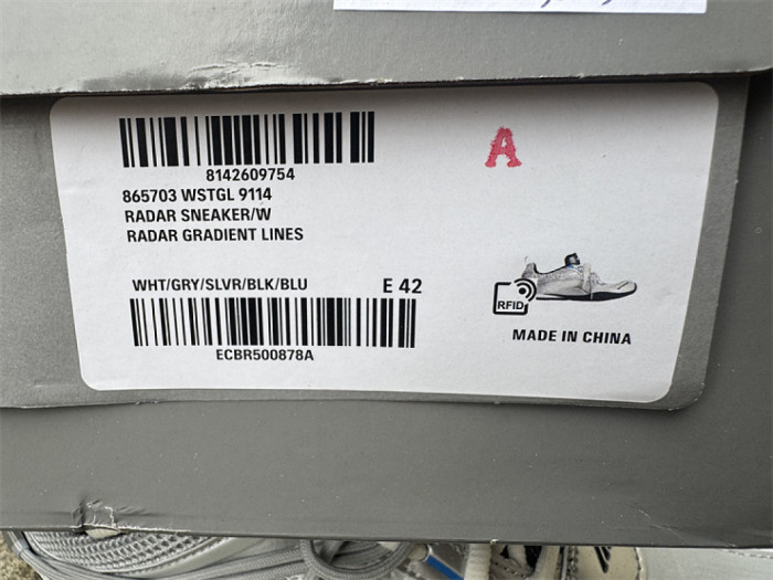 B 17FW Tripe-S High End Sneaker-698