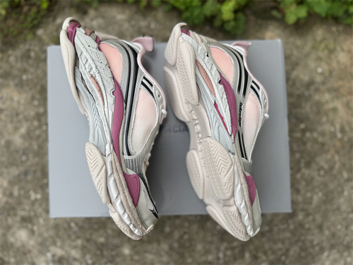 B 17FW Tripe-S High End Sneaker-701