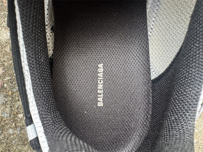 B 17FW Tripe-S High End Sneaker-699