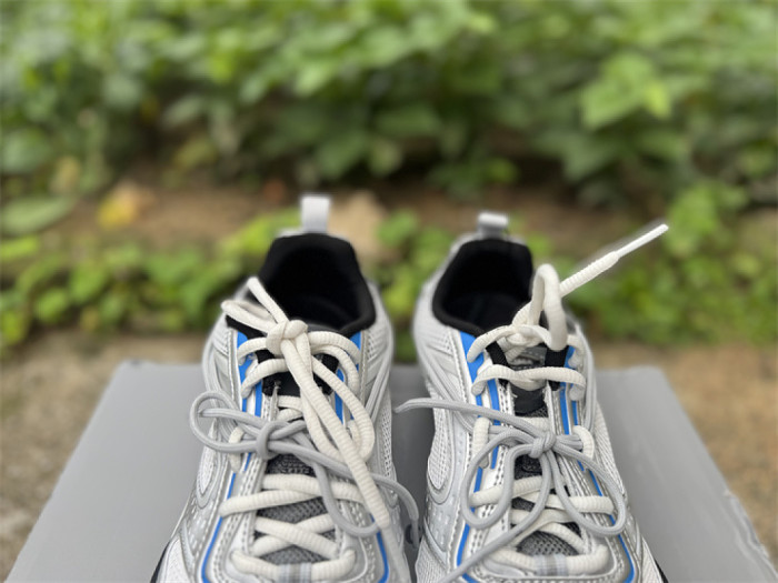 B 17FW Tripe-S High End Sneaker-698