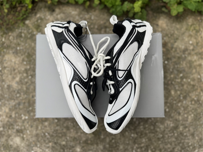 B 17FW Tripe-S High End Sneaker-699