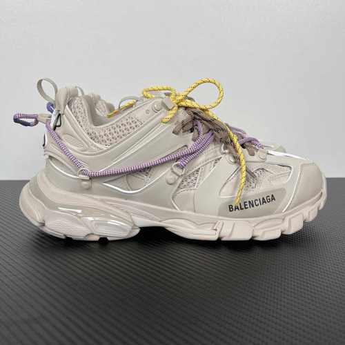 B 17FW Tripe-S High End Sneaker-702