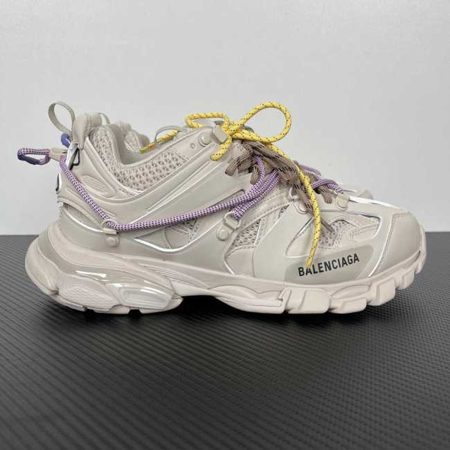 B 17FW Tripe-S High End Sneaker-702