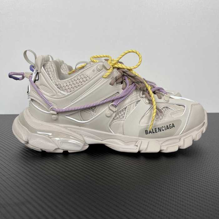 B 17FW Tripe-S High End Sneaker-702