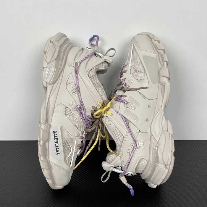 B 17FW Tripe-S High End Sneaker-702