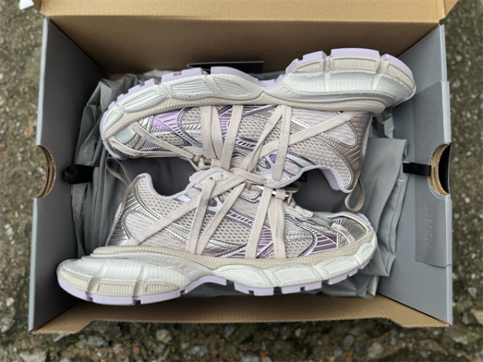 B 17FW Tripe-S High End Sneaker-705