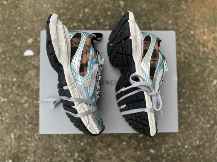 B 17FW Tripe-S High End Sneaker-704