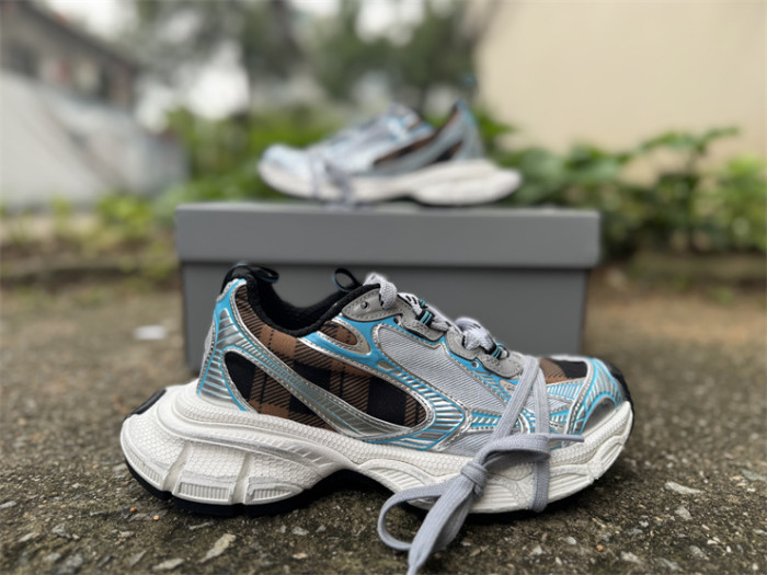 B 17FW Tripe-S High End Sneaker-704