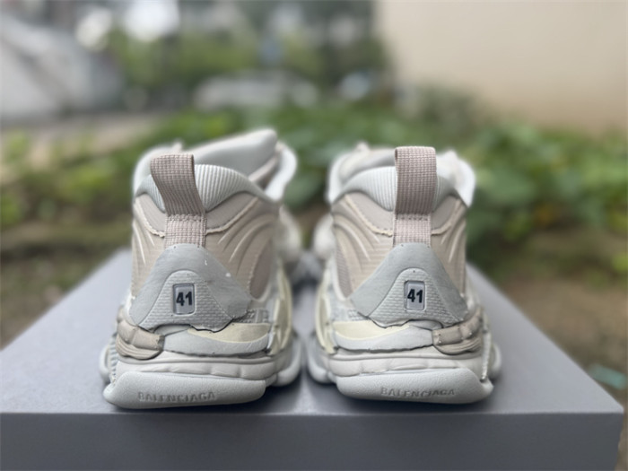 B 17FW Tripe-S High End Sneaker-709