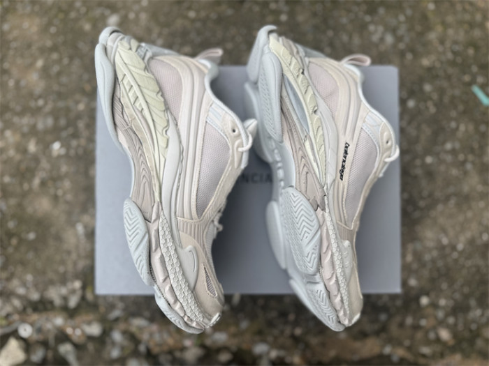 B 17FW Tripe-S High End Sneaker-709