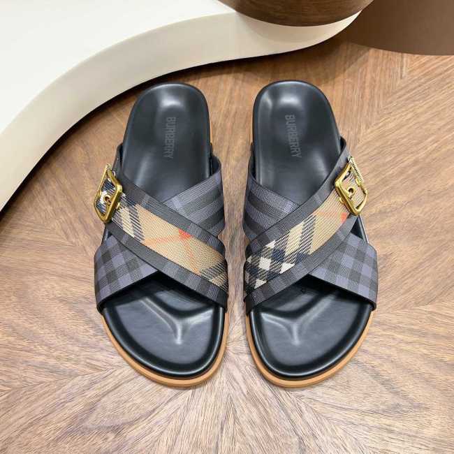 Burberry men slippers AAA-103