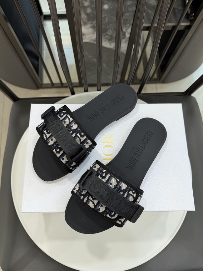 Dior women slippers AAA-126