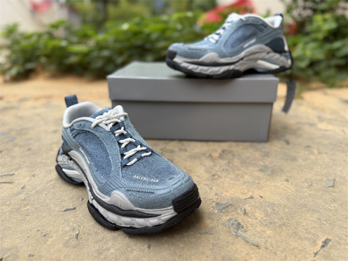 B 17FW Tripe-S High End Sneaker-721