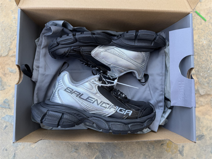 B 17FW Tripe-S High End Sneaker-723